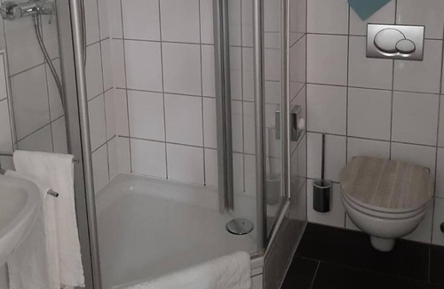 Nittel House | Sleep & Go Self Service Rooms