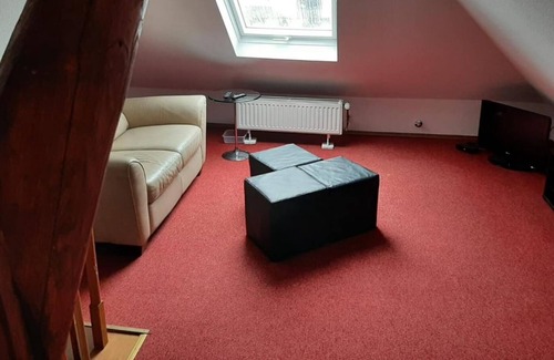 Nittel House | Sleep & Go Self Service Rooms