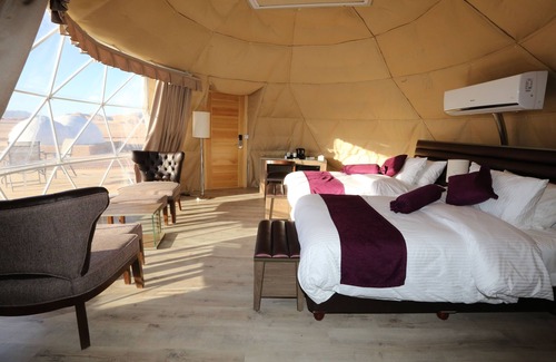 Wadi Rum Hotel | Sleep in Wadi Rum UFO under the stars.