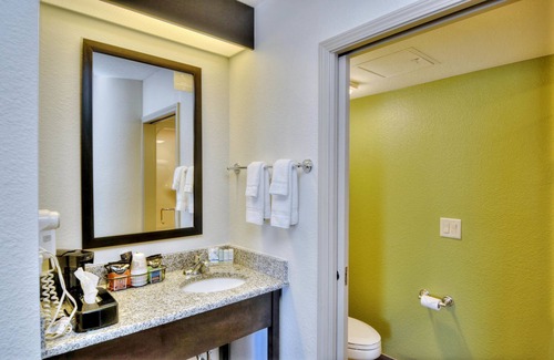 Blue Jay Hotel | Sleep Inn Beaver - Beckley