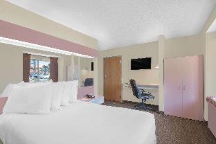 Erie Hotel | Sleep Inn Erie near Sports Center