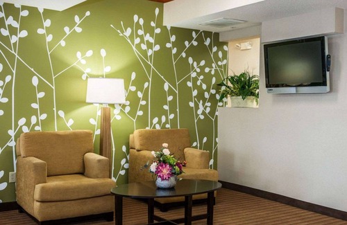 South Bend Hotel | Sleep Inn South Bend Airport