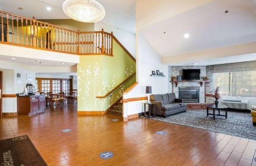 East Paris Hotel | Sleep Inn & Suites Grand Rapids Southeast - Kentwood