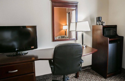 Fairbanks Hotel | Sleep Inn & Suites Highway 290/NW Freeway