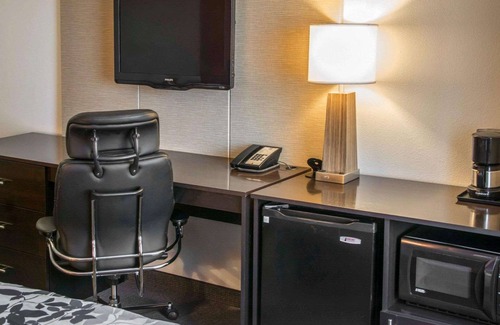 Caddo Heights-South Highlands Hotel | Sleep Inn & Suites Shreveport near Medical Center
