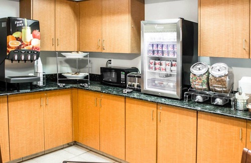 Stony Creek Hotel | Sleep Inn & Suites Stony Creek - Petersburg South