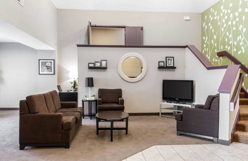 St. Charles Hotel | Sleep Inn & Suites