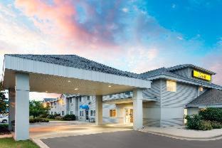 Verona Hotel | Sleep Inn & Suites Verona - Madison Southwest