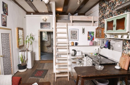 Hildburghausen Apartment | Sleep like in a fairy tale - group accommodation for 10 people in Weitersroda Castle