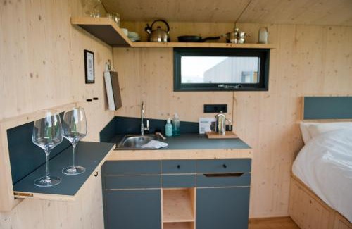 Kuhndorf House | Sleep Space 2 - Green Tiny Spot Dolmar