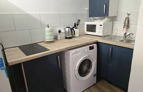 Purley Apartment | Sleep4 - Close To Purley Station & Local Shops