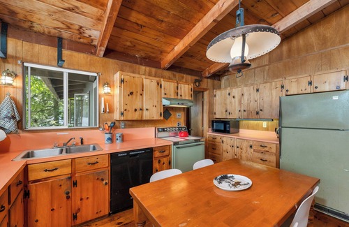 West Alton Cabin | Sleeper Island need boat dream cabin adventure lakefront family and pet friendly