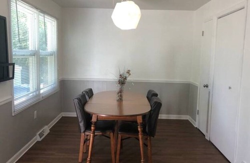 Kentwood Apartment | Sleeping Bear Kentwood (upper unit)