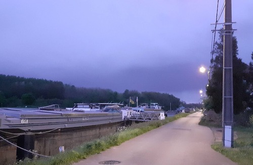 Oye-Plage Boat Rental | Sleeping in a barge in Béthune