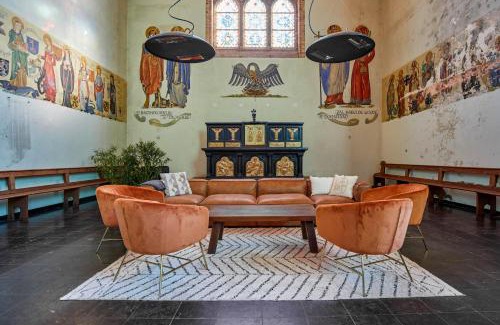 Kaaskerke House | Sleeping in a Church - Bed & Bar Tolomeus