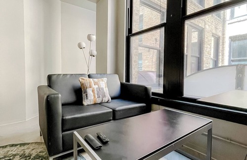 West Central Apartment | Sleepover Adorable 1BD/1BA + Gym - Downtown Springfield
