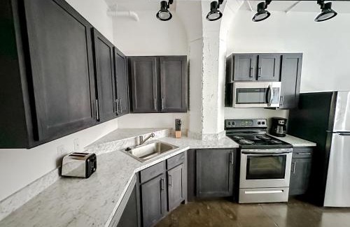 Old Town Apartment | Sleepover Charming 1BD 1BA Wichita Lofts