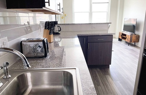 Cincinnati Apartment | Sleepover: Elite 1BD/1BA + Gym - Cincinnati