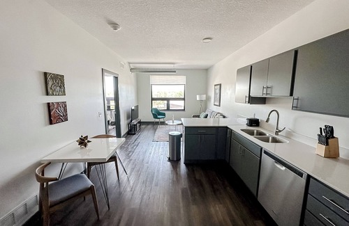 West Des Moines Apartment | Sleepover: Marvelous 1BD/1BA + High Ceilings - Des Moines