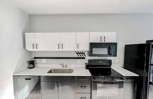 Downtown Omaha Apartment | Sleepover: Pristine 1BD/1BA + Gym - Downtown Omaha