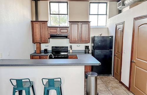 West Central Apartment | Sleepover: Stylish 2BD/1BA Condo- Downtown Springfield