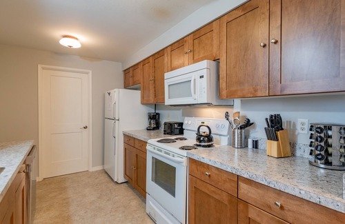 Bellingham House | Sleeps 10, Close to Airport, Peace Health, Waterfront, WWU & WCC