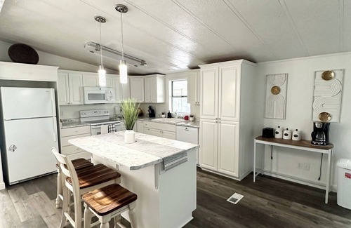Kelseyville House | Sleeps 10, lake views, gameroom and more! Pet-friendly+free watercraft parking!