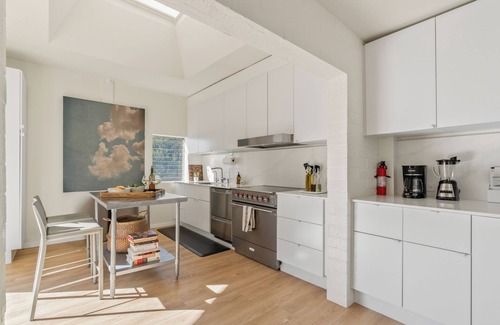 Malibu House | Sleeps 10, Luxe 2 Homes Malibu Hills Retreat | Cielo Estate by AvantStay
