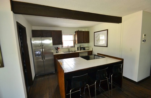 Edgartown House | Sleeps 10+ New reno in 2022 - beautiful patio - 8 Min walk to downtown Edgartown