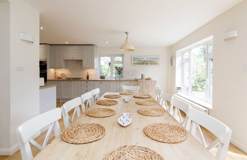 Chichester House | Sleeps 10 plus, parking, wood burner, enclosed garden, WiFi, harbour village.