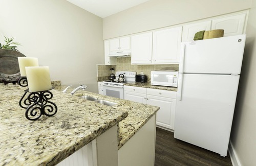 Lackey Cottage | Sleeps 10 - Spacious 3BR Cottage - Family Friendly Resort - Close to Theme Parks