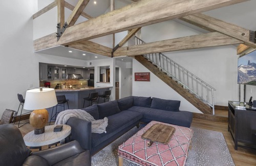 Mountain Village Condo | Sleeps 10 - Year Round Out The Door Trail Access.-Ski in-Ski out