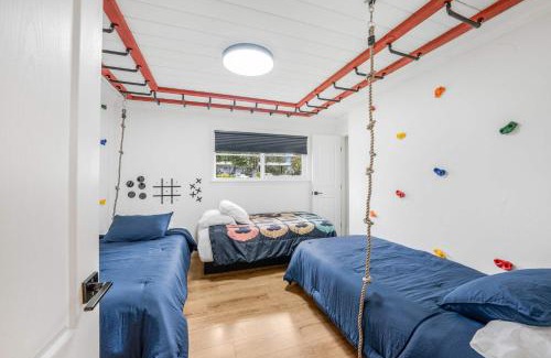San Luis Obispo House | Sleeps 11 Wine Trail Fire Pit Bocce & Trampoline