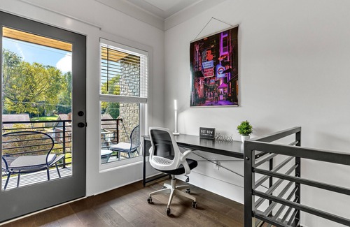 Eastwood House | *SLEEPS 12* Keep the Secret *EAST NASH6* 4BR* 4BA*