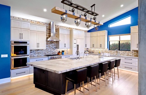 Southwest Village House | Sleeps 12/Walk to Old Town/Pool/Spa/Patio Misting/Putting Green