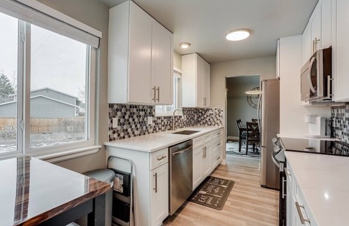 North Central Westminster House | Sleeps 14*Between Boulder&Denver