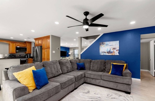 West San Antonio House | Sleeps 14 Family-Friendly Retreat w/Pool, XBOX