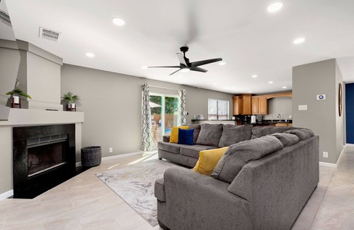 West San Antonio House | Sleeps 14 Family-Friendly Retreat w/Pool, XBOX