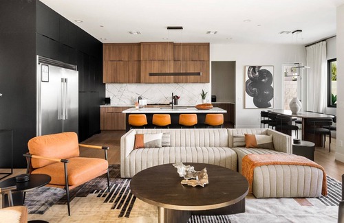 South Scottsdale House | Sleeps 14/Luxury Pool/Spa/Walk to Old Town/EV Charger/Fitness Area