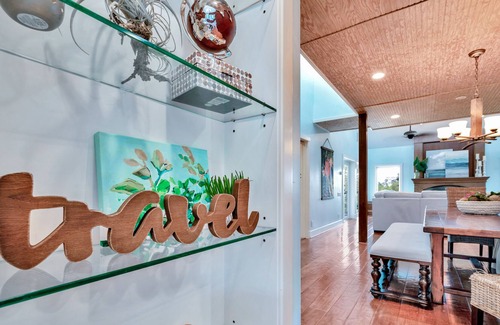 Greenacres House | Sleeps 15! Hidden Bleu Tropical Mansion on Private 1+ Acre! Pool w slide!