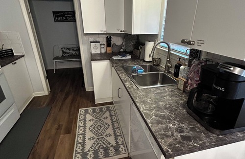 Ellendale House | SLEEPS 15-Shady Grove Area Home-5 Bdrms & flex area 6th Bdrm, in vibrant Memphis