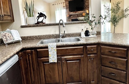 Payson House | Sleeps 16- Moutain View