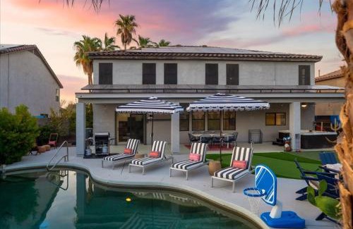 Alta Vista Estates House | Sleeps 16 Pool Hot Tub Sport Court Game Room