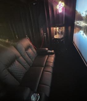 South Austin House | Sleeps 18 6BR Gym, Game Room and Theater