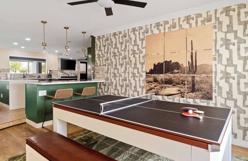 Deer Valley House | Sleeps 18 I Pickleball Court, Hot Tub, Playground