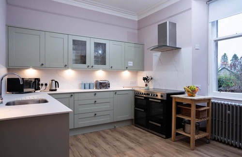 Kincraig Apartment | Sleeps 18 in 5 king, 1 king with bunk, 1 twin and 1 bunk room