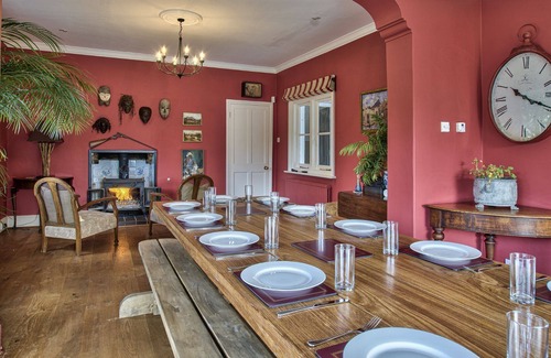 Cowbeech Villa | Sleeps 20 - Beautiful Country House with Hot Tub