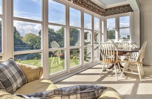 Cowbeech Villa | Sleeps 20 - Beautiful Country House with Hot Tub