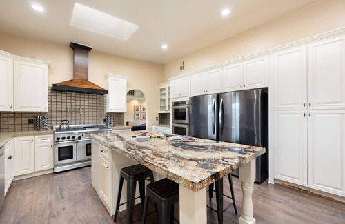 Bermuda Dunes Villa | Sleeps 20! Mansion w/Pool + Indoor Tennis Court | Starlight Estate by AvantStay