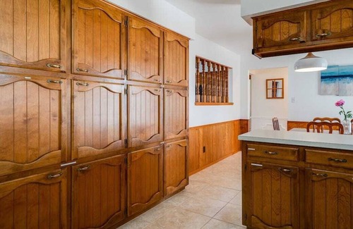 Round Rock House | Sleeps 20 - Peaceful Retreat: 3 Acres Next to Park